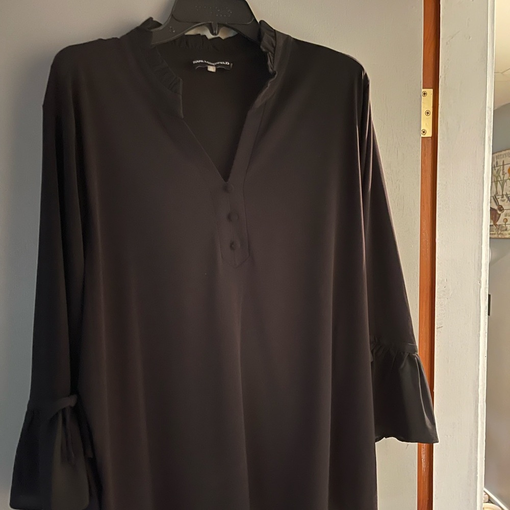 Karl Lagerfeld top 2x